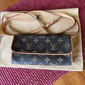 Louis Vuitton Pochette PM Monogram